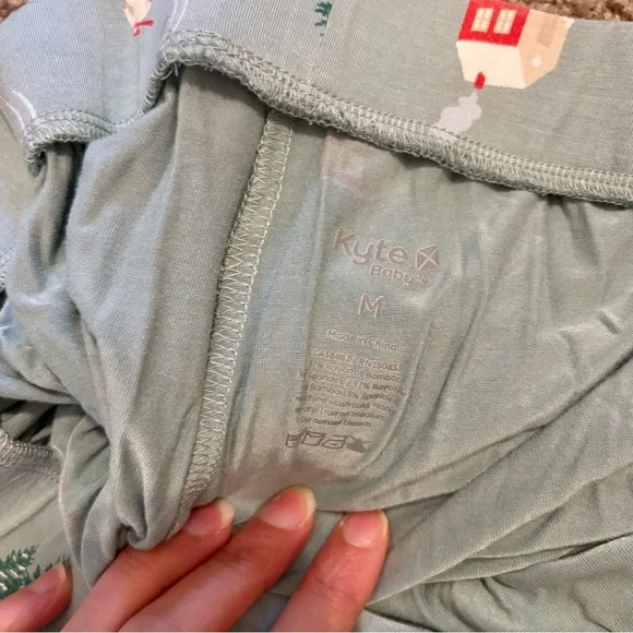 Kyte Baby Women’s Jogger Set Alpine Village - Picture 2 of 4